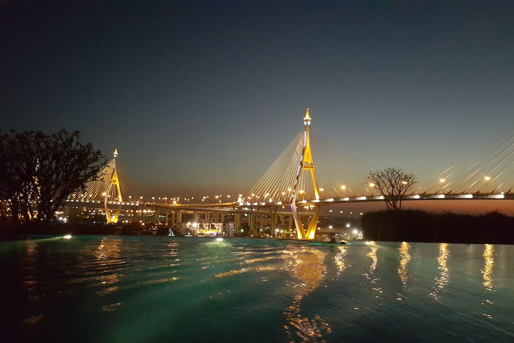 Infinit Panorama Swimming Pool at Night