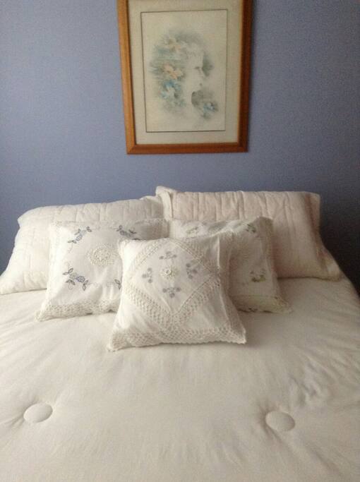 Segundo quarto com cama box Queen