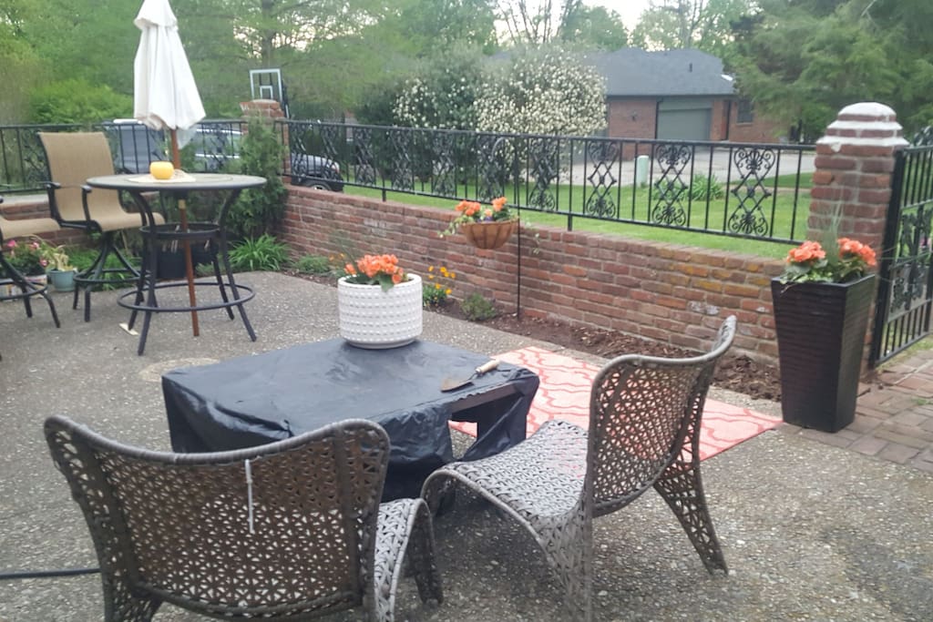 Enjoy breakfast in the courtyard or a relaxing evening with a glass of bourbon and fireplace.