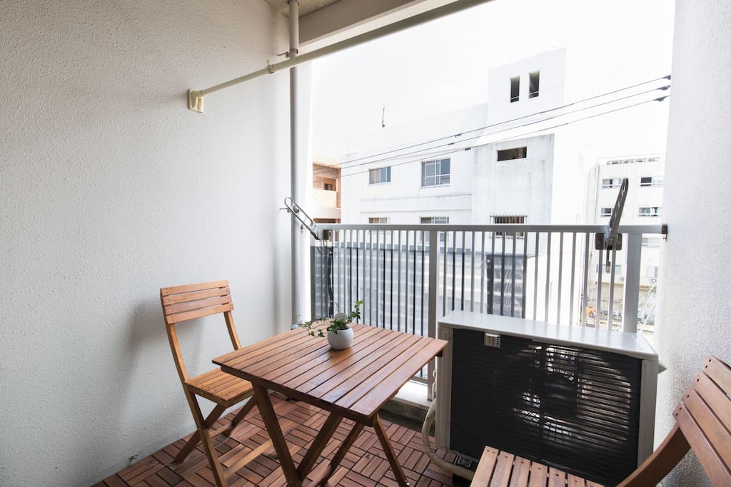 relaxing balcony area with view of Beppu town