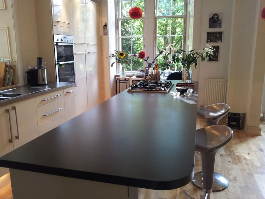 Kitchen/Breakfast Bar