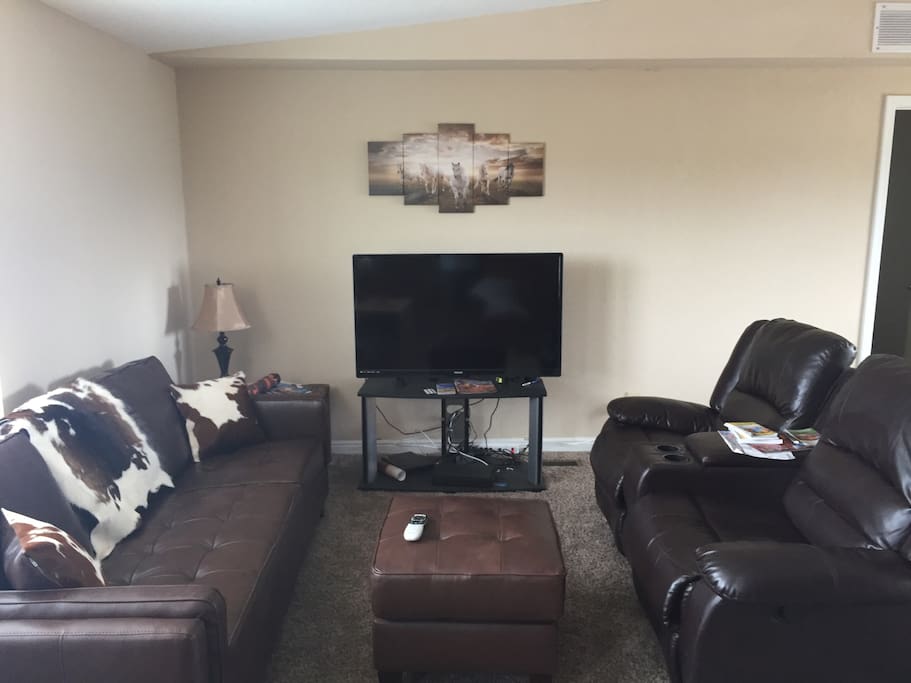 Living room & 50" HDTV