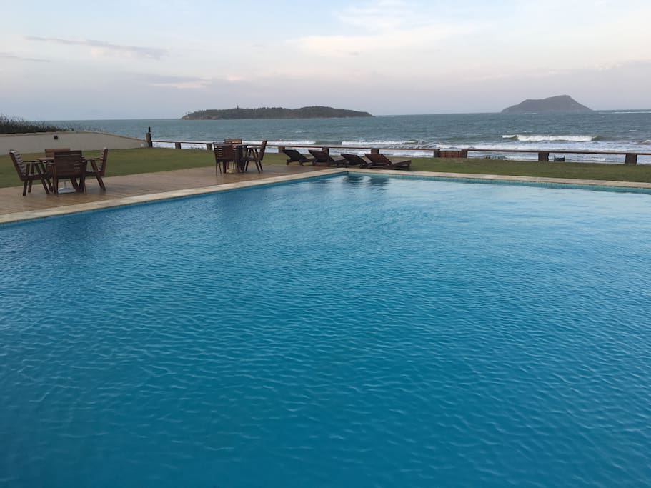 Praia ótima para prática de esportes náuticos, como: SUP, Kitesurf, Vela, caiaque entre outros.