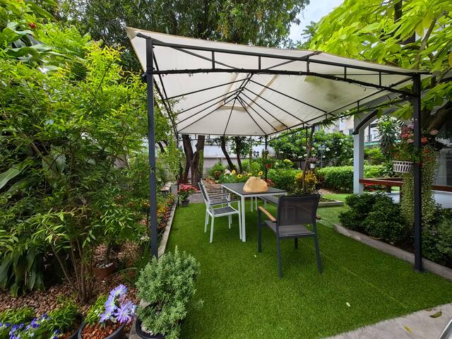 Suttisan 独立大花园别墅五卧三卫，近地铁、辉煌“新唐人街”、火车夜市 gallery image 3