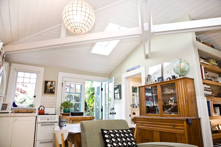 The Secret Venice Garden Guest Suite