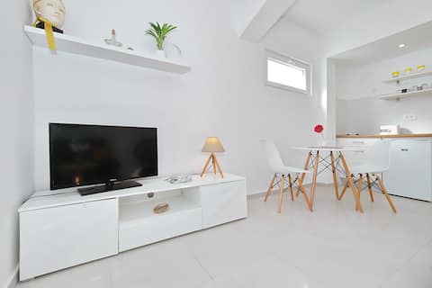 Beautiful Studio near beach in Diklo