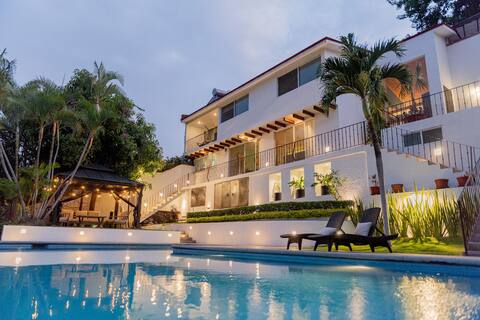Magnificent house with a private house in a Golf Club