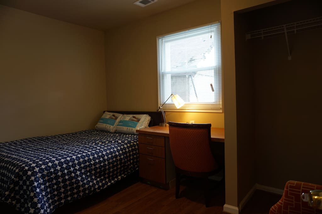 bedroom104-2