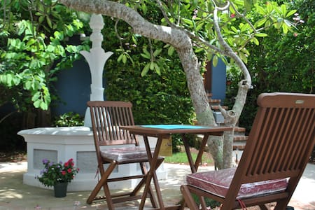 Your own private space in Bermuda -Twizy charger