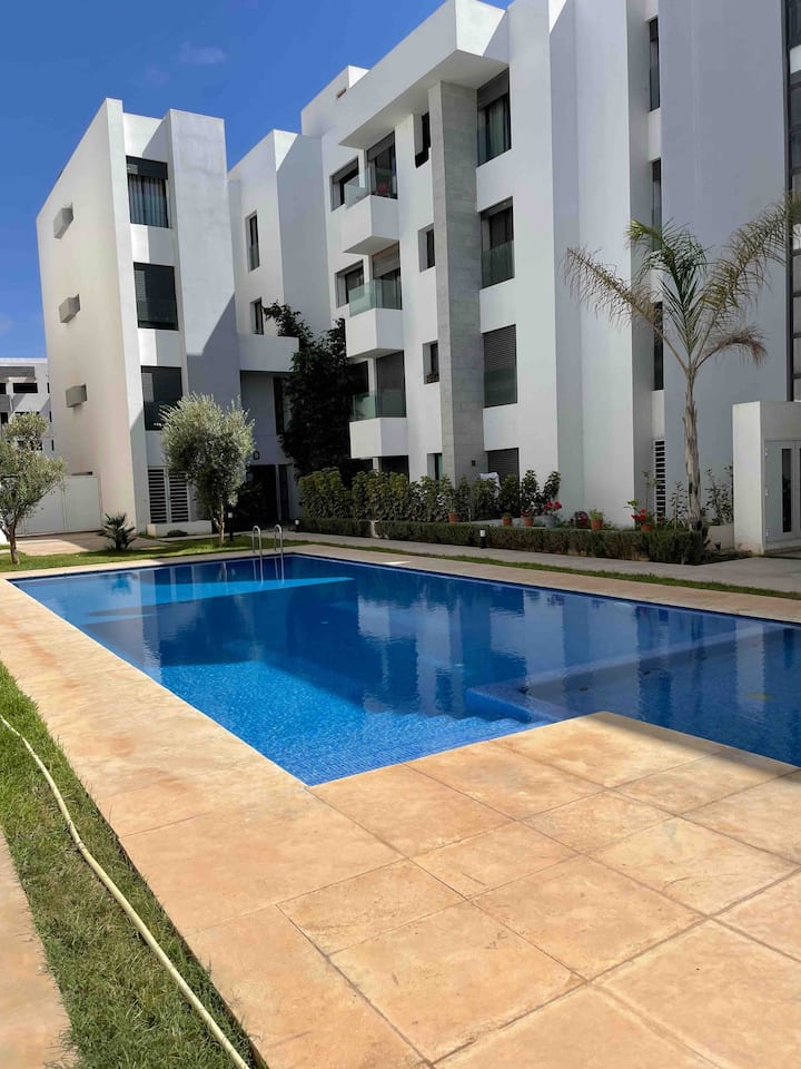 Joli appartement Val d'or Appartements en résidence à louer à Temara