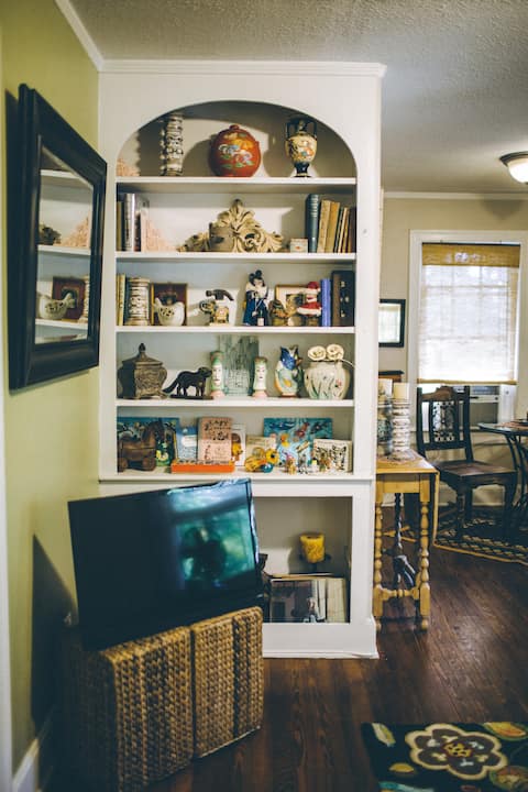 Popular Airbnb listing: The Funk House-A Retreat in Jacksonville