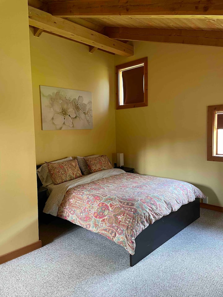 Upstairs queen bedroom