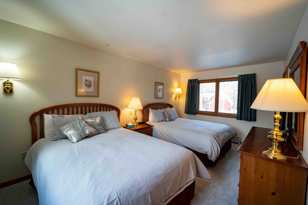 卧室4 -两张标准双人床 