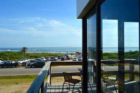 Top Airbnb: Awesome studio beach front, best view! in Rocha