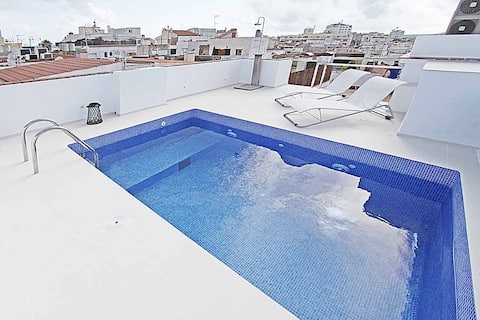 Popular Airbnb listing: Penthouse Duplex - Private pool in Sitges
