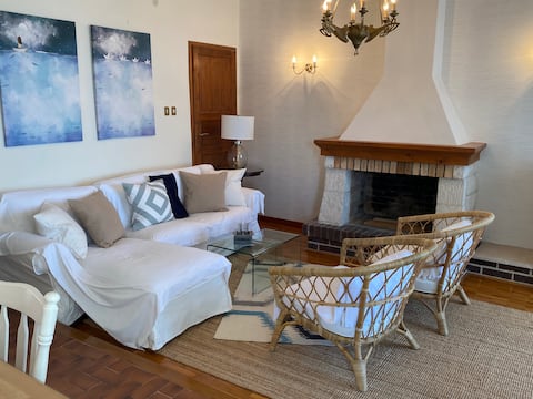 Top Airbnb: Amazing beachfront app 150 m2, garden,free parking in Općina Seget