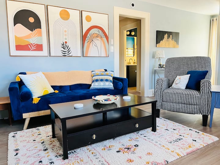 Quaint, mid-century 1-br flat in West Park