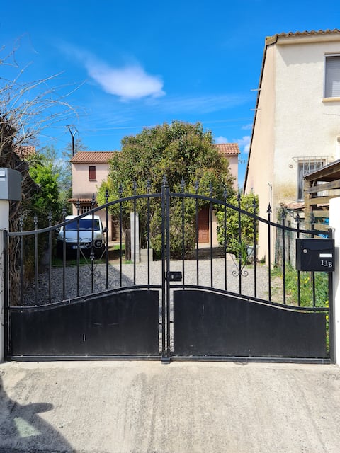 Nice little house close to the sea.