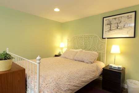 Beautiful, Private Spot in Quiet Ballard