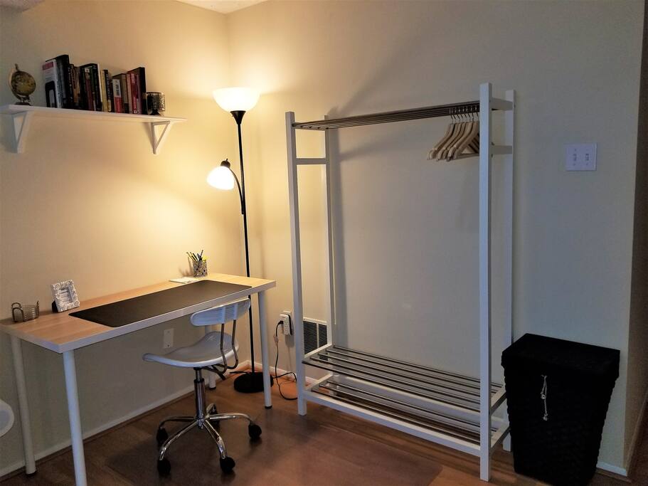 Desk area for those who are staying for business