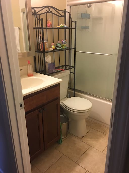 Hall bath with tub/shower