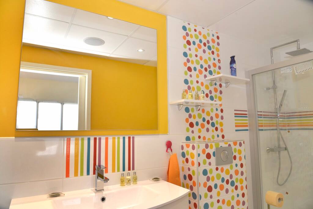 la salle de bain de la chambre Chantecler