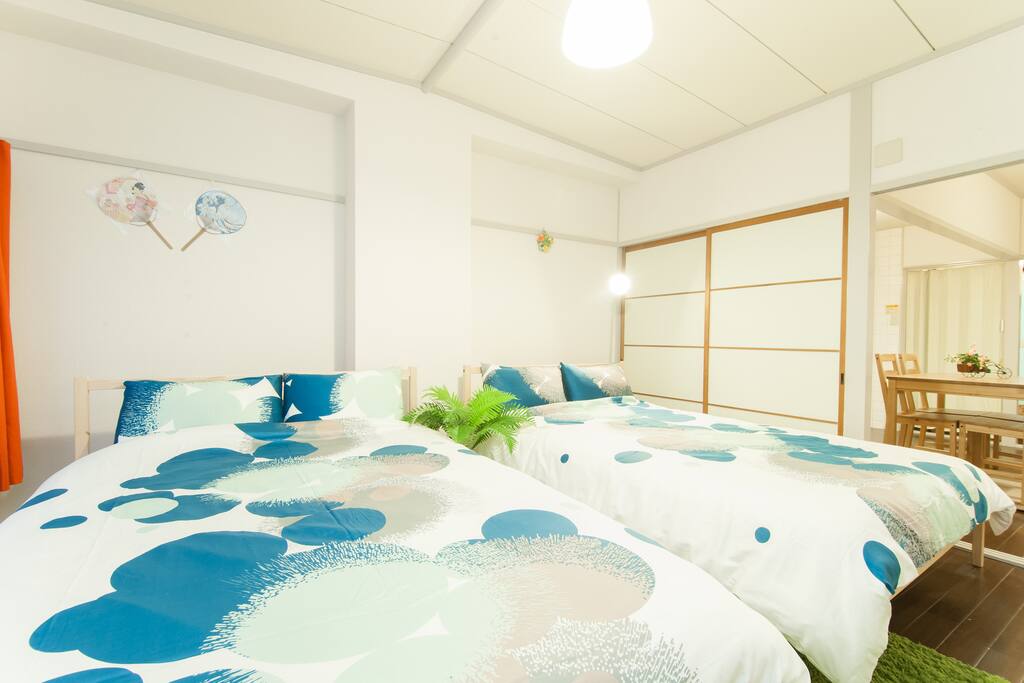 h
Comfortable beds and closet with hangers The following keywords let you easily find the room you want to book. 大阪 難波 USJ 道頓堀 大阪城 心斎橋 梅田 関西空港 京都 神戸 奈良 Namba Osaka USJ Dotombori Osaka Castle Shinsaibashi Umeda Kansai Airport KIX Kyoto Kobe Nara