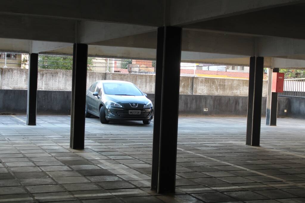 Estacionamento privativo para um automovel