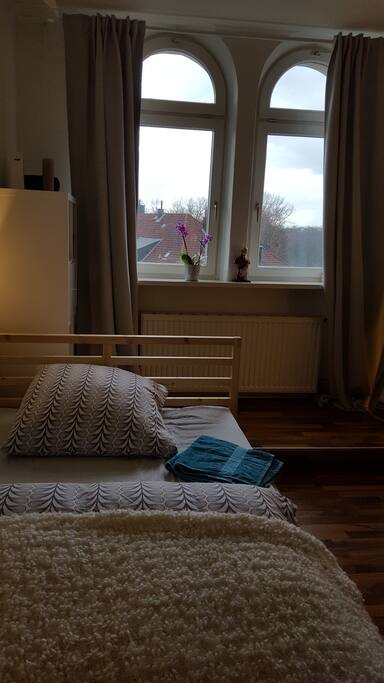 Euer Zimmer 2 mit Ausblick auf den Kanal