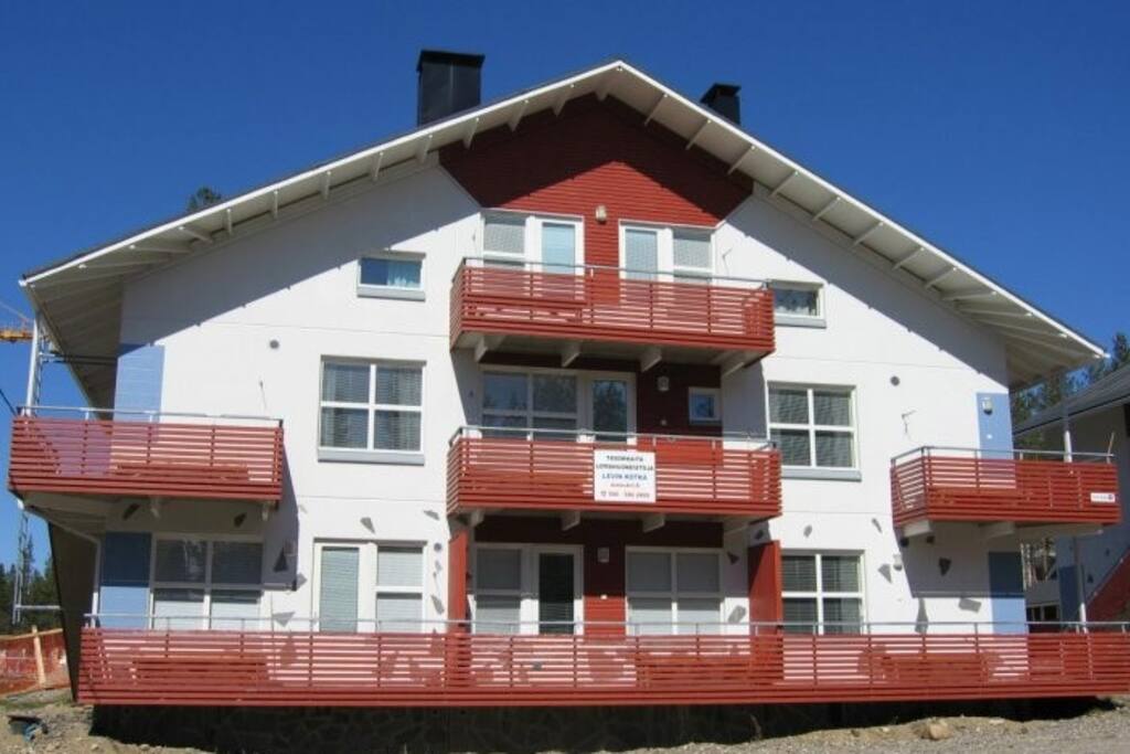 Address is Ratsastajankuja 8 D4