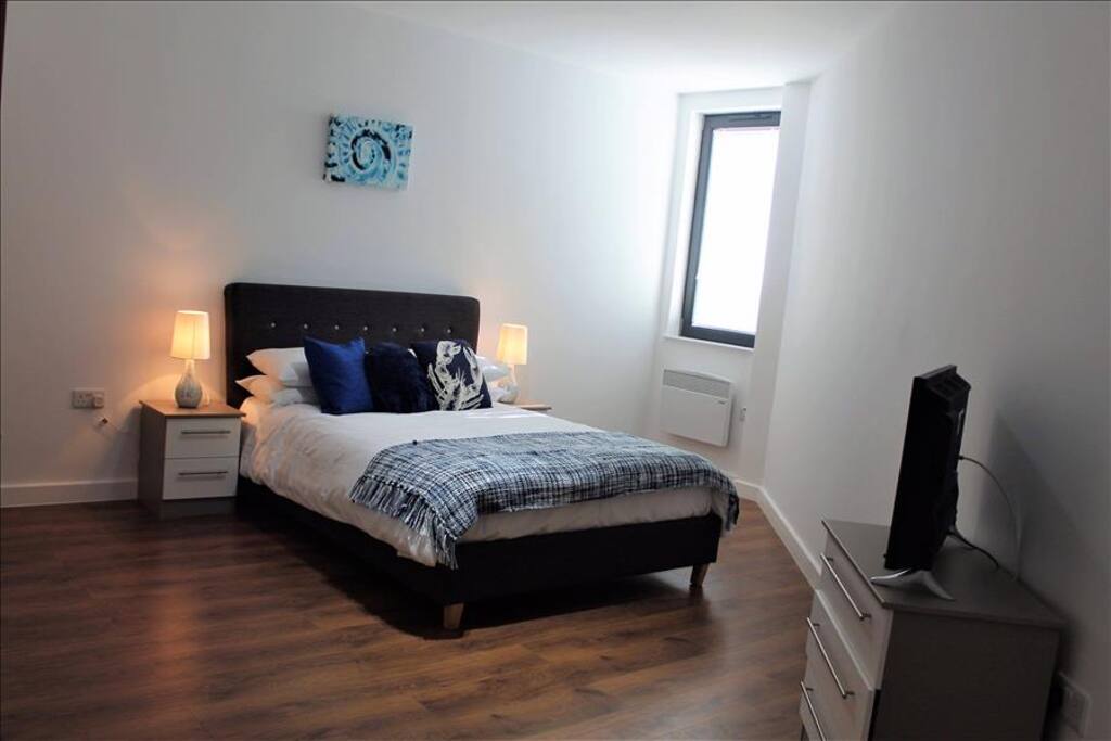 1st double bedroom en suite