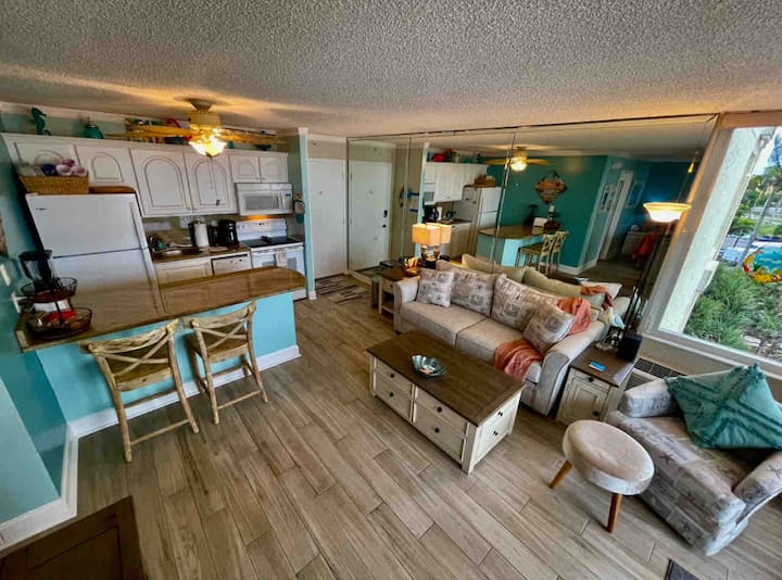 Beachfront-pool Open-fort Myers Beach (3rd Floor) - Fort Myers Beach, FL