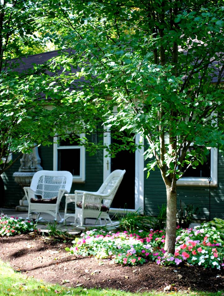 Oberlin Back House Cottage Cottages for Rent in Oberlin, Ohio, United