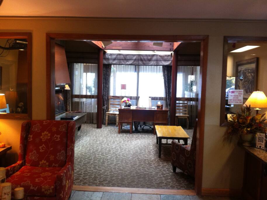 Looking from the check in desk to the other part of the lobby