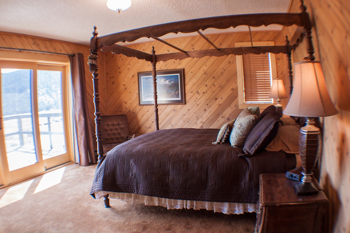 Primary Bedroom Suite-Queen Bed