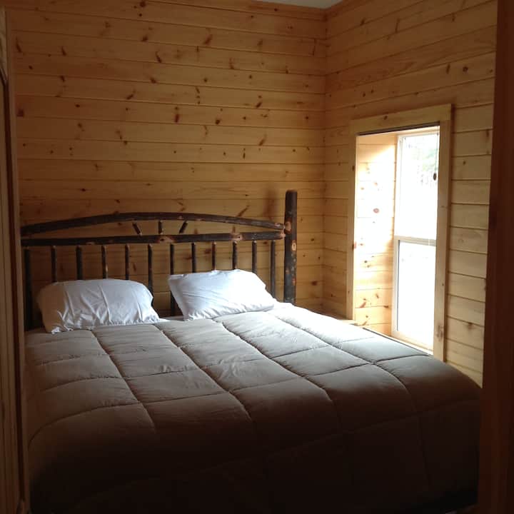 เตียงใหญ่พร้อมเตียงคิงไซส์