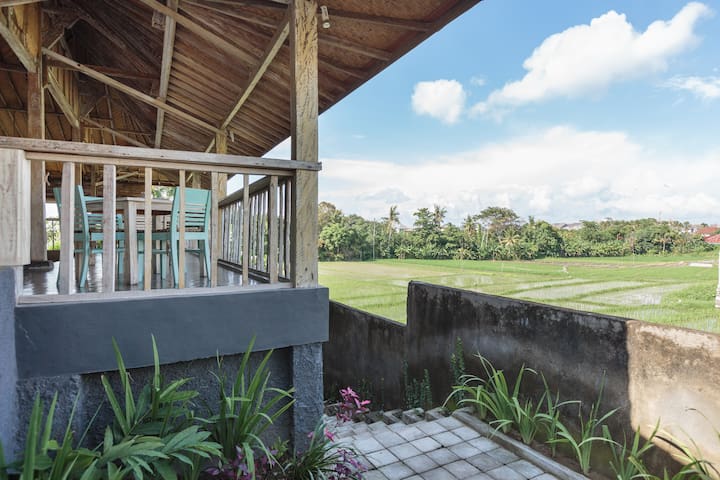 Authentic Bali Rice Hut w/ Green Paddy Fields #L1