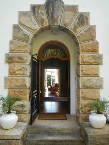 Wittenham Court, Upper Constantia gallery image 3