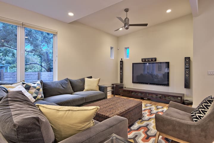 New Modern Luxury Huge 5BR Villa gallery image 5