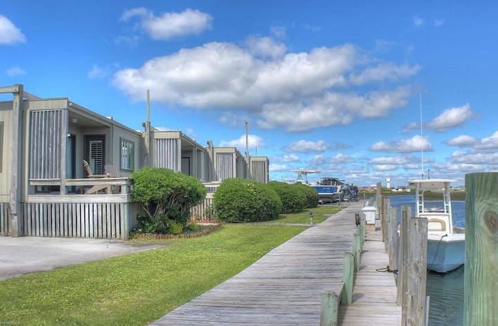 Canal front condo w/ 45' boat slip - Condominiums for Rent in Atlantic ...