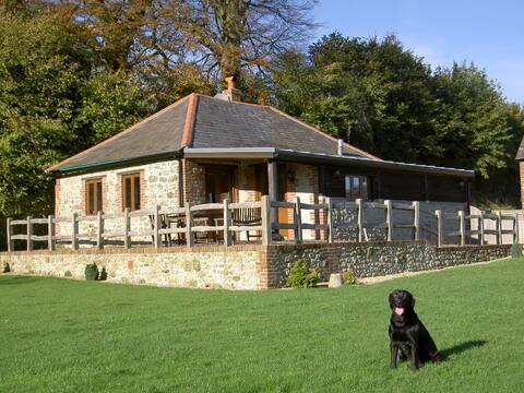 The Wagon House - stunning views & wildlife lake
