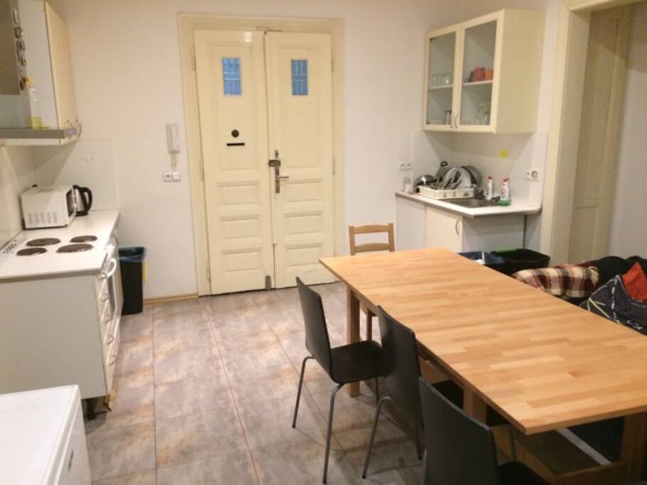Kitchen/Common Area