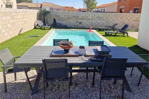 Fully-equipped apartment + pool access