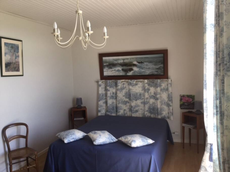 CHAMBRE SUD VUE VALLÉE