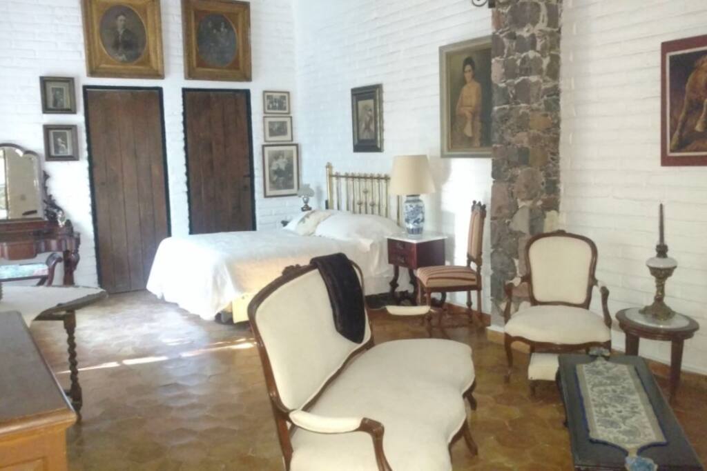 Recámara con Sala y chimenea