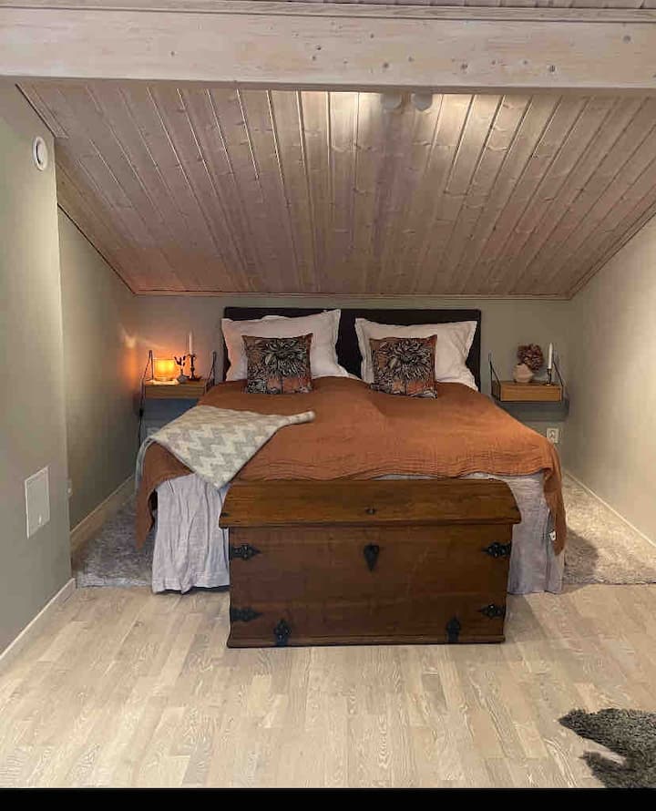 Hoofdslaapkamer op derde verdieping 