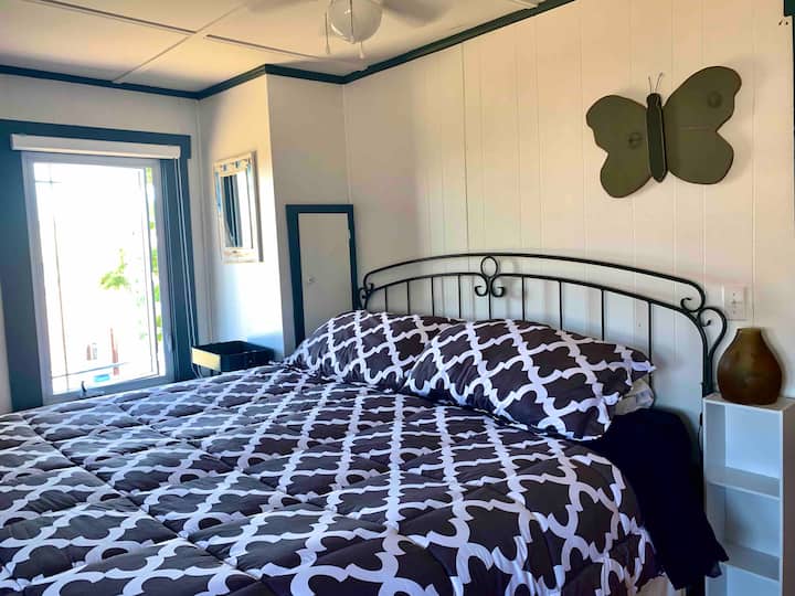 Chumba kikuu cha kulala - kitanda cha ukubwa wa king