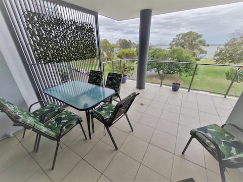 Popular Airbnb listing: Stunning Cotton Tree 2 bedroom unit - waterfront in Maroochydore
