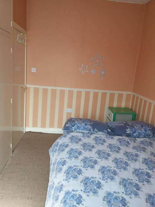 double size bedroom with built in wardrobe