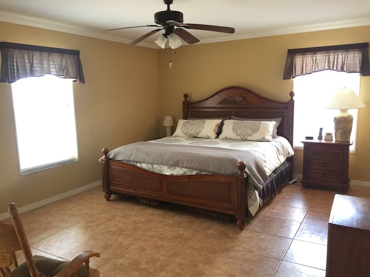 主卧-加大双人床